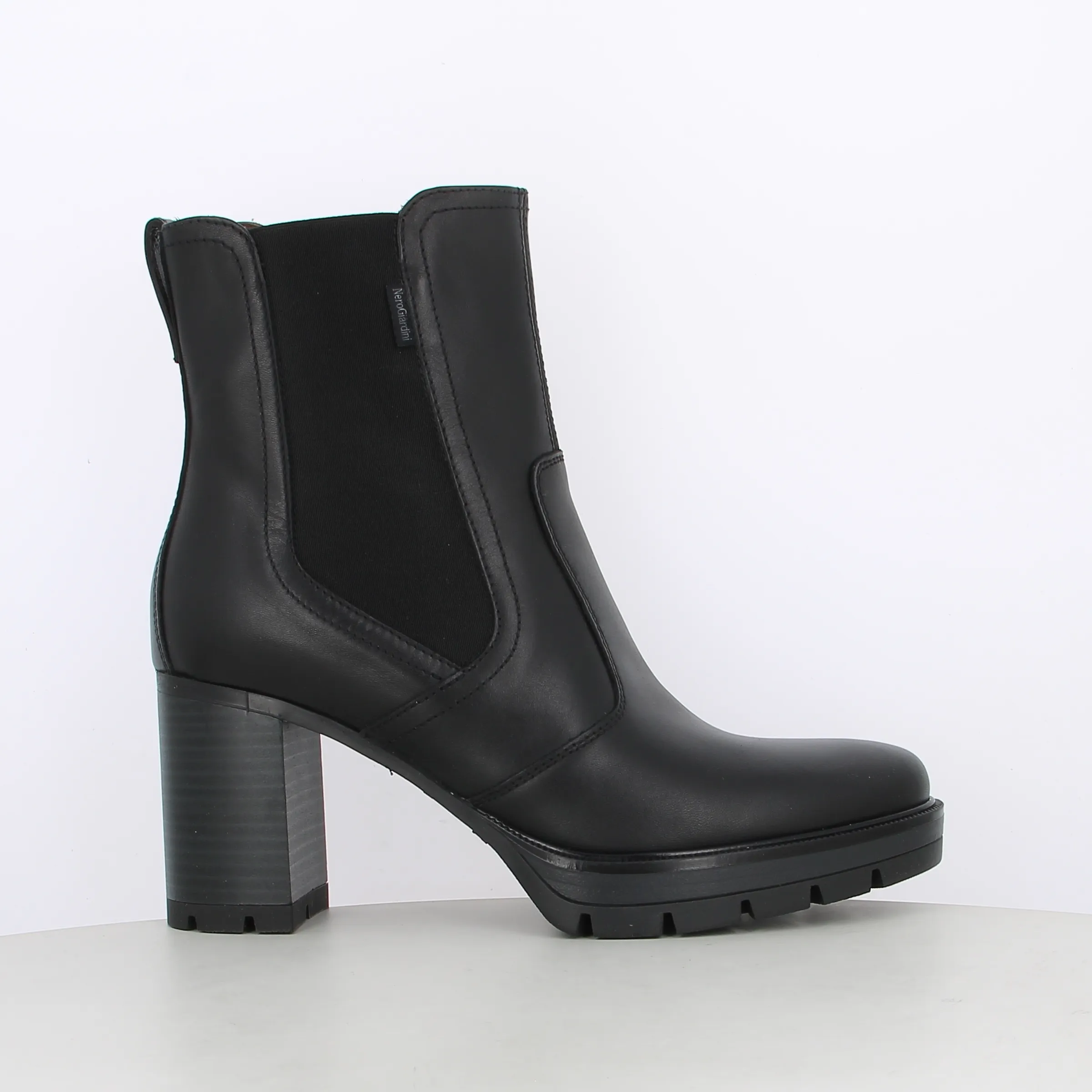 -----NeroGiardini -----Stivaletti da donna I411850D ----