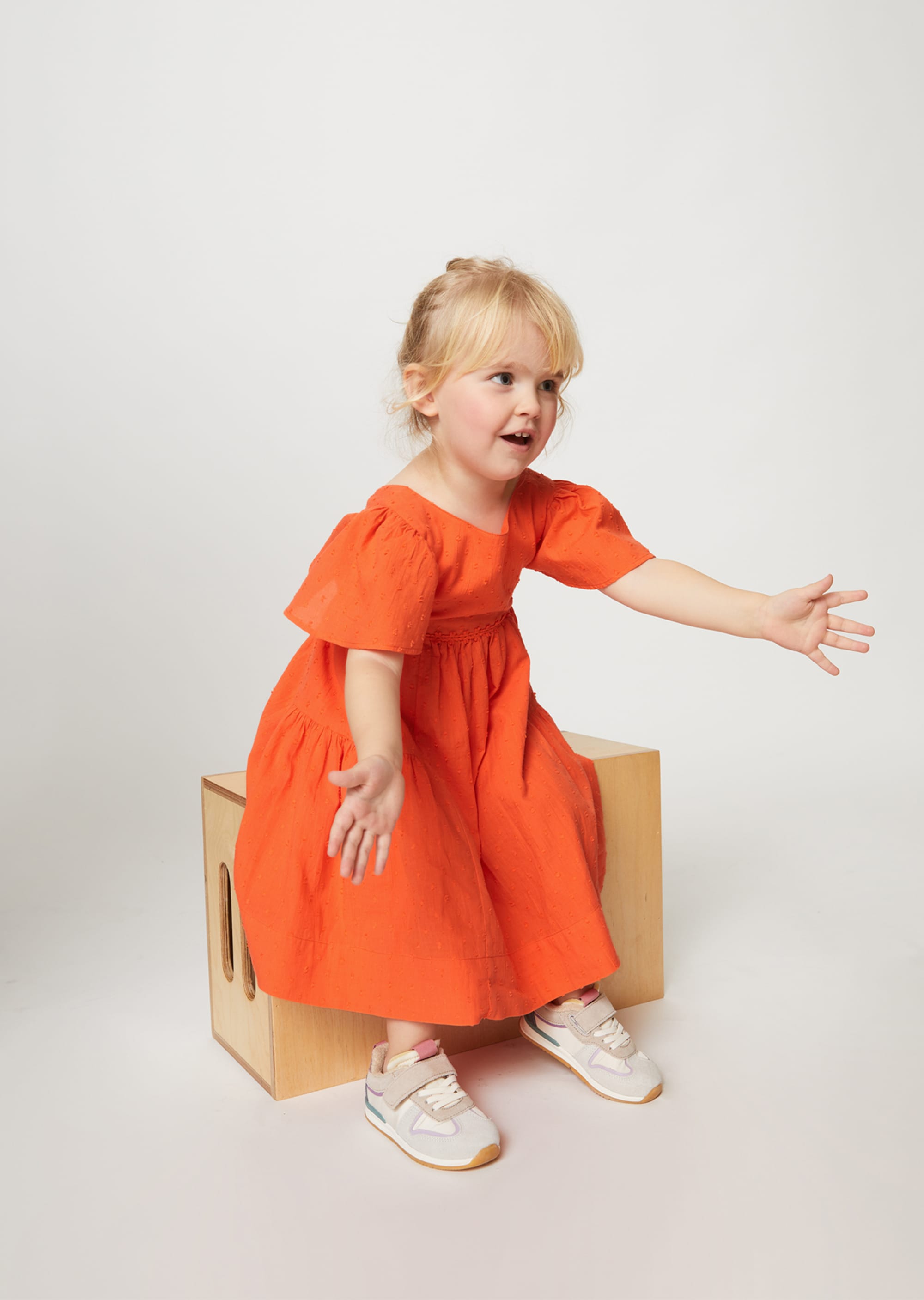 KIDS-GIRLS Abito Realizzato in morbido tessuto di cotone